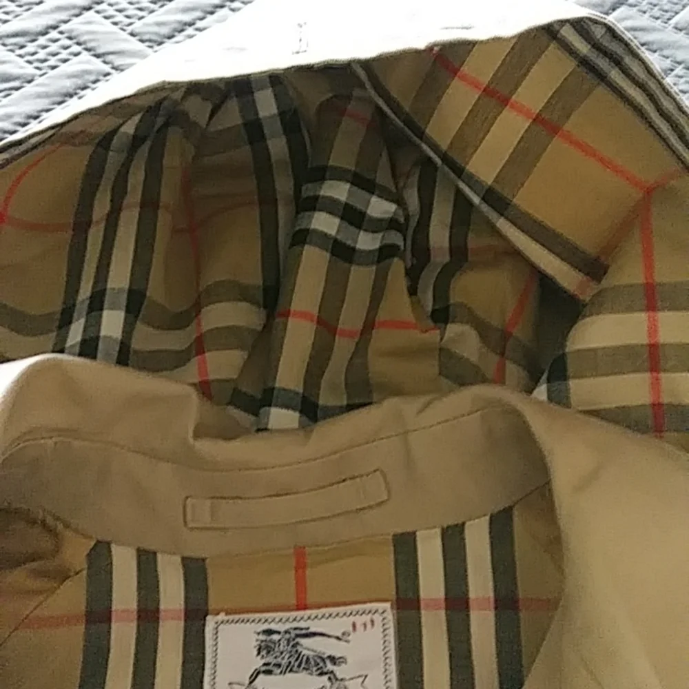 Burberry Burberry's childs kids trench coat 7-8 years 122cm unisex